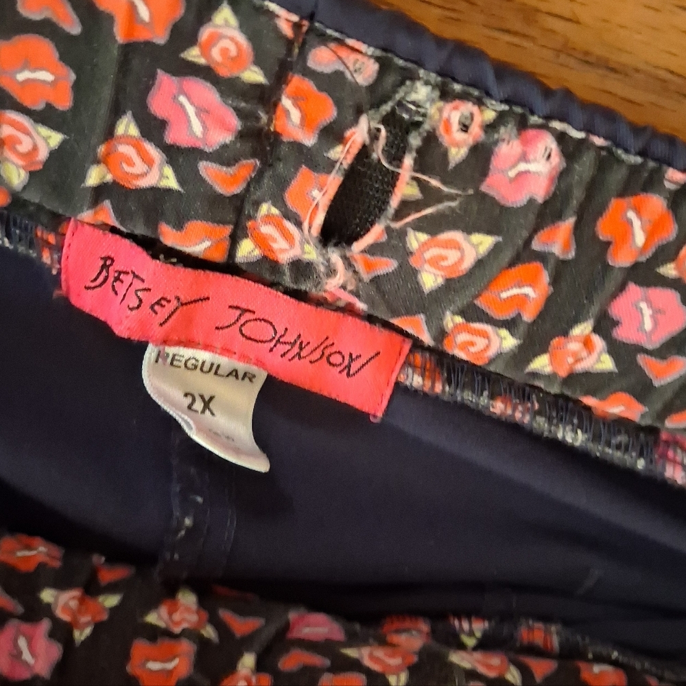 Betsey Johnson - Women’s Navy Blue Plus Size Scrub Set. Size 2X - Picture 12 of 16